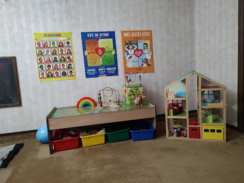 Analaigh Heals Therapy Group