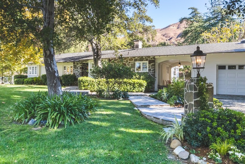 Ascend Healthcare - Residential Treatment for Teens in California