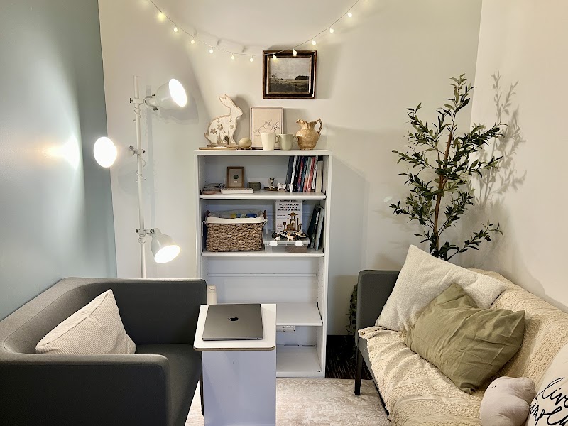 Heart to Art Therapy