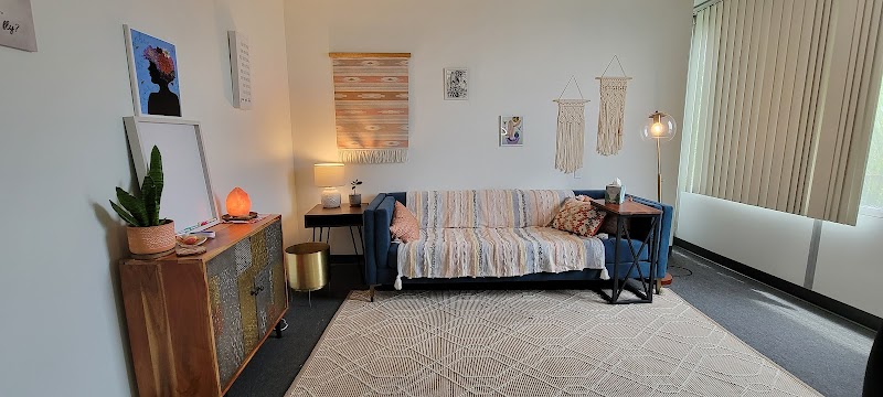 Nahui Therapy-Relationship Issues, Anxiety and Trauma Therapist