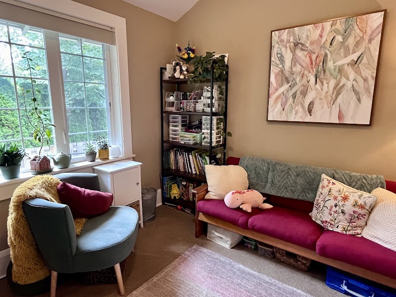 Storytellers Child and Family Therapy